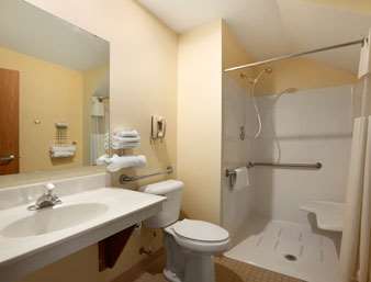 Days Inn By Wyndham Stoughton Wi. Room photo